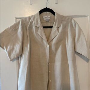 Vintage Oscar de la Renta Light Beige Short Sleeve Button Front Shirt